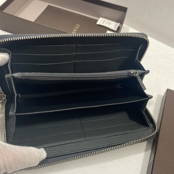 Authentic soho GUCCI gray leather wallet with Box, card, book and COA - Picture 13 of 15